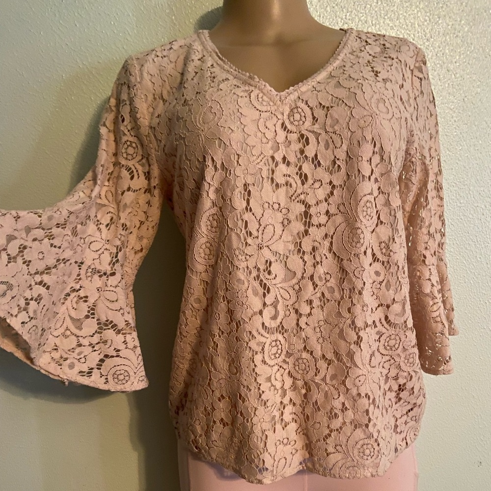 Ladies size small Lace blouse w bell arms